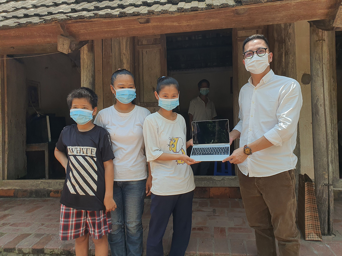 Hỗ trợ học sinh, sinh viên mua máy tính học trực tuyến